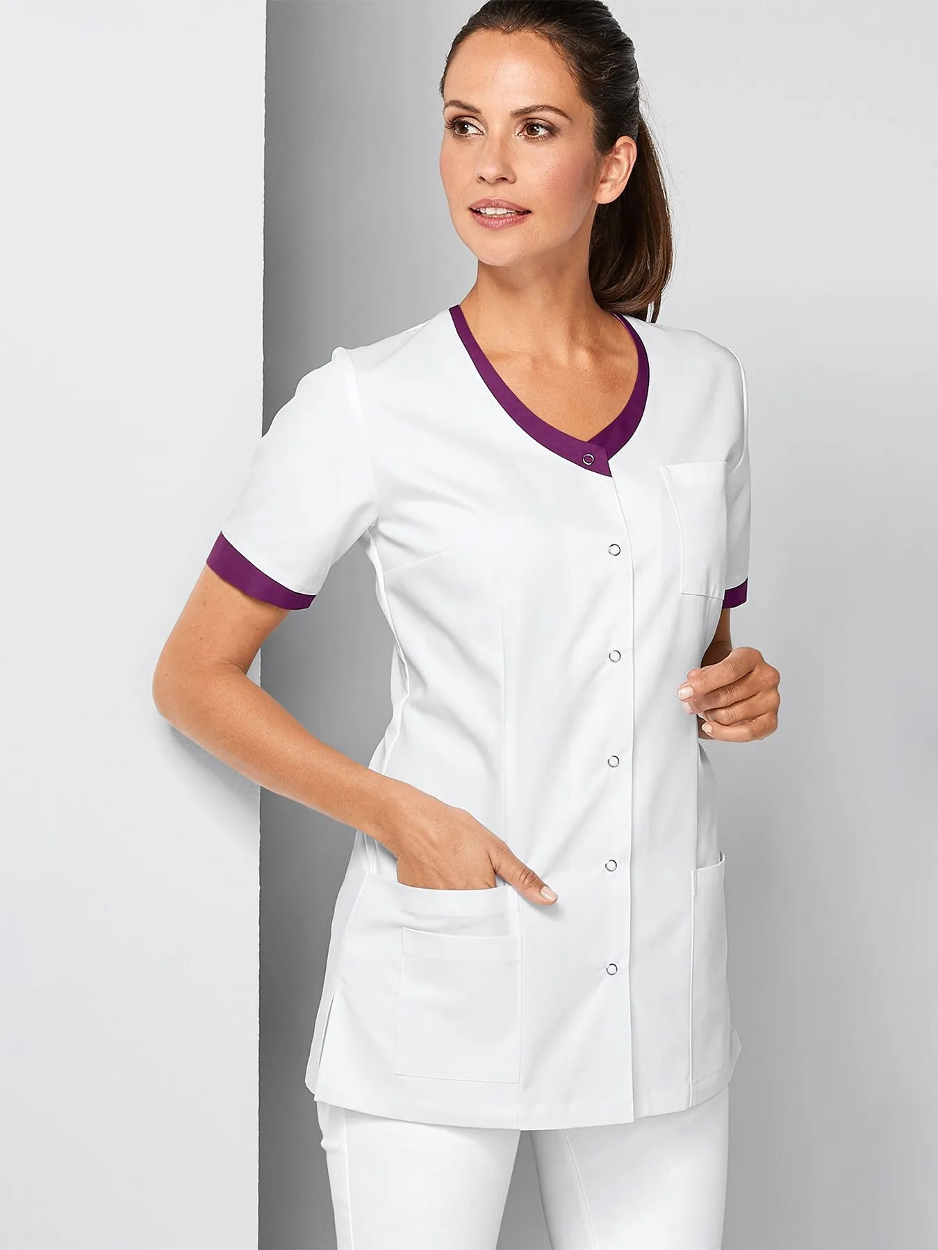 Blouse médicale avec détails colorés