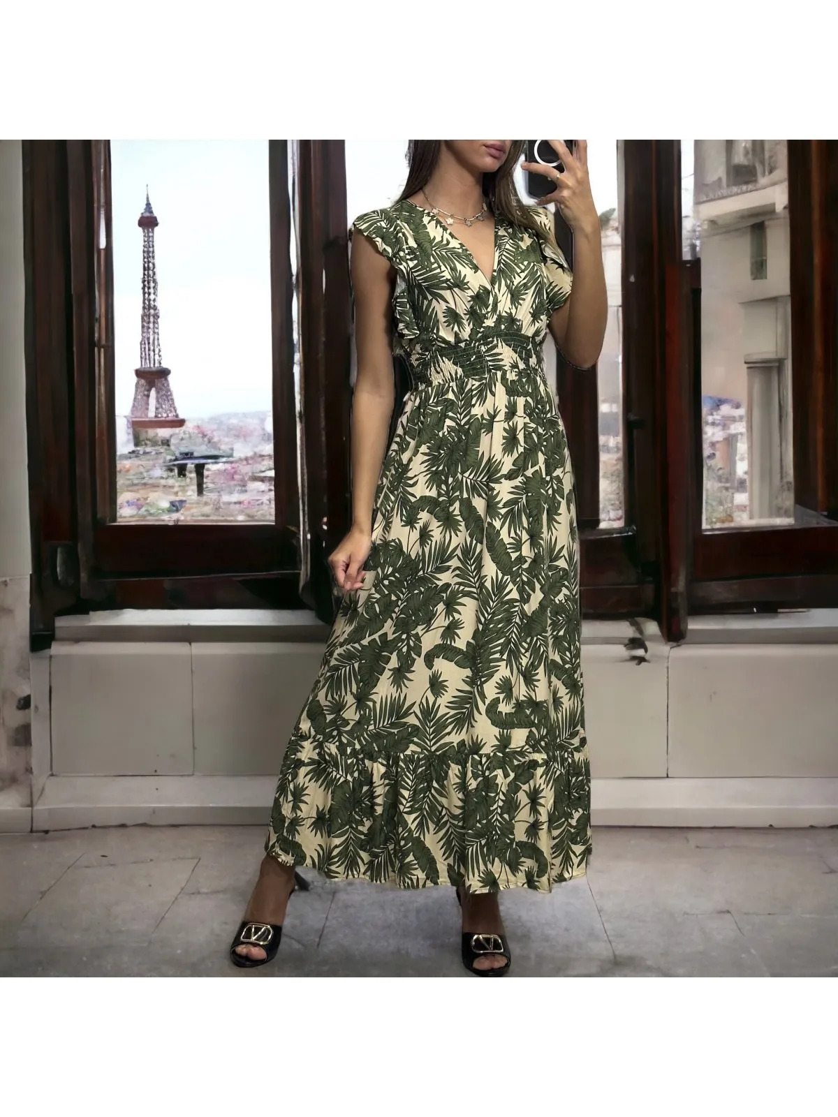 Longue robe motif feuille verte croisé et froncé à la taille