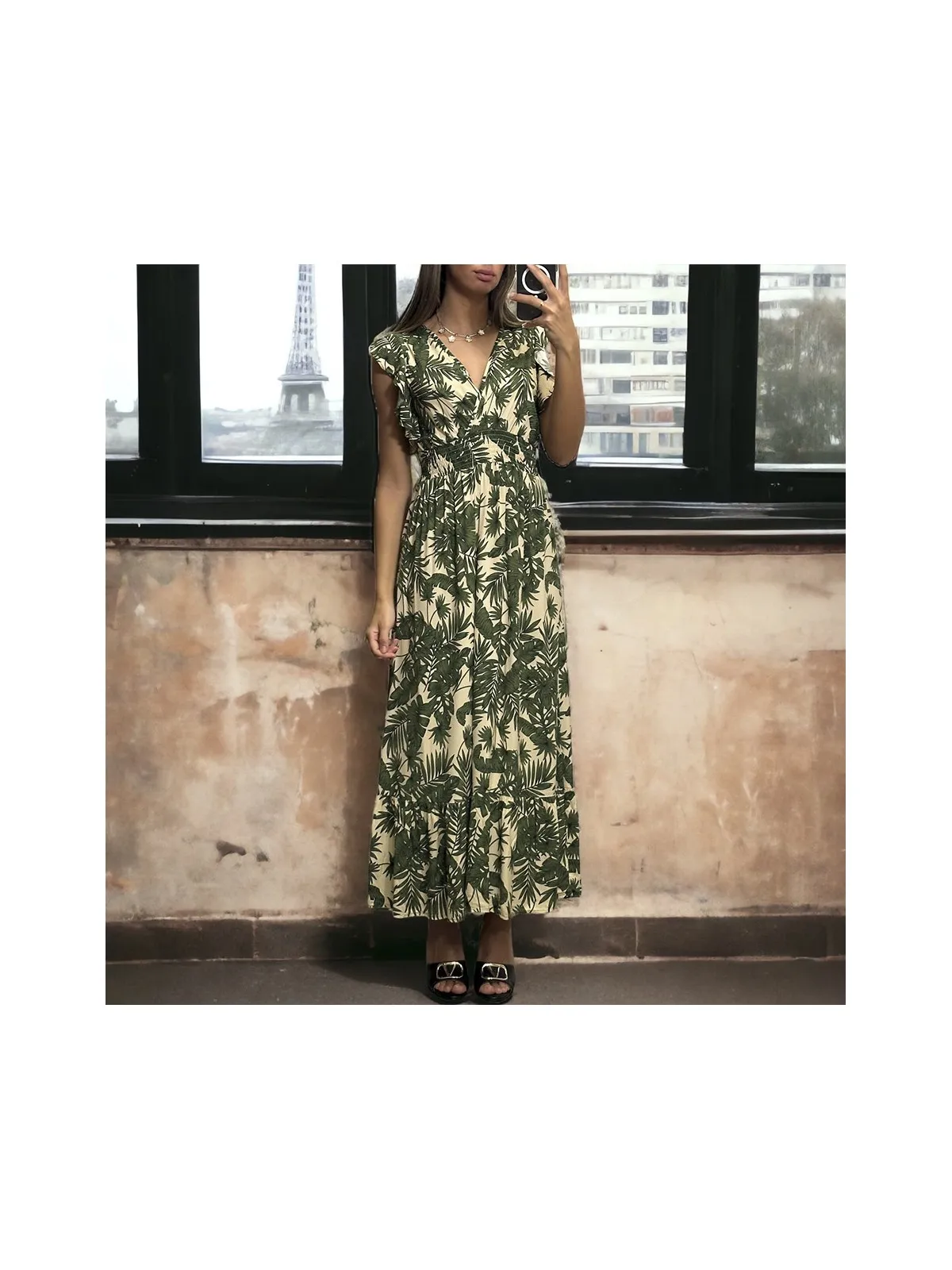 Longue robe motif feuille verte croisé et froncé à la taille