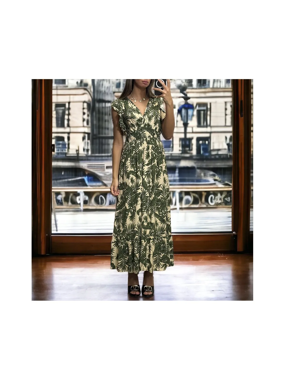 Longue robe motif feuille verte croisé et froncé à la taille