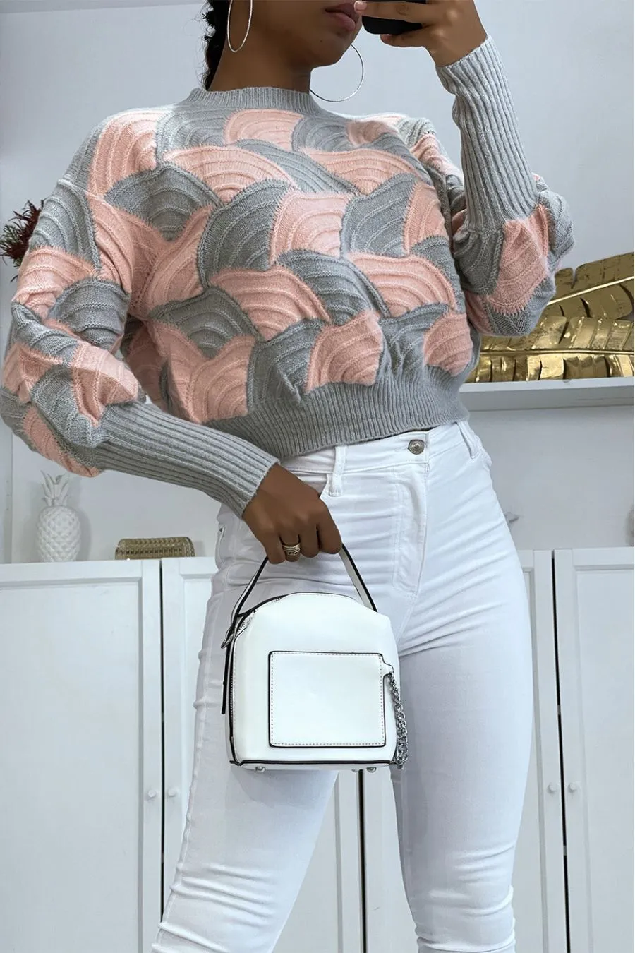 Pull bicolore gris et rose à découpe bouffante