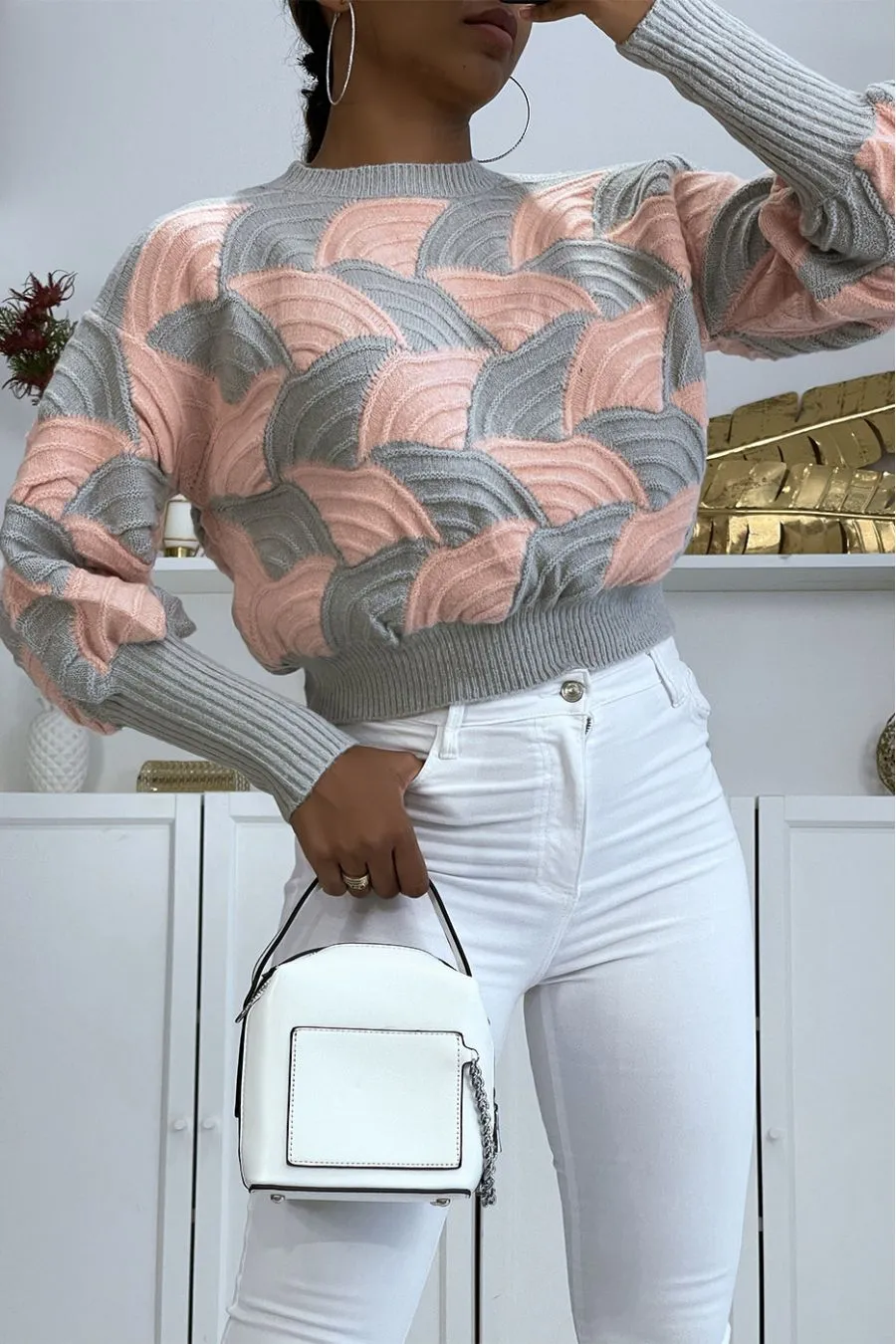 Pull bicolore gris et rose à découpe bouffante