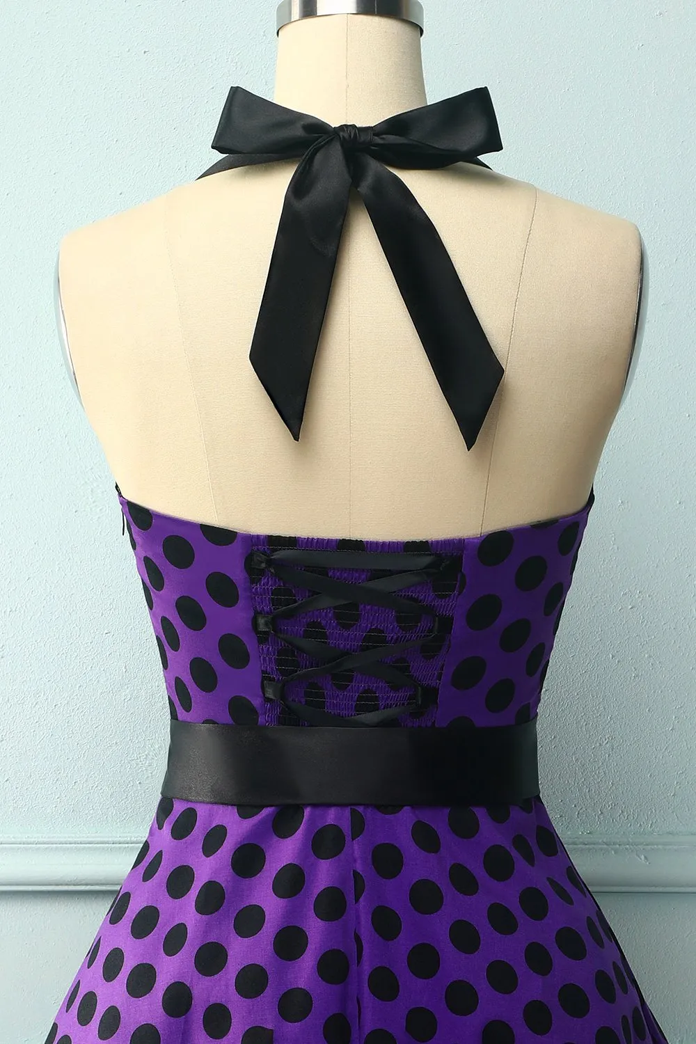 Robe dos nu violet à pois noirs