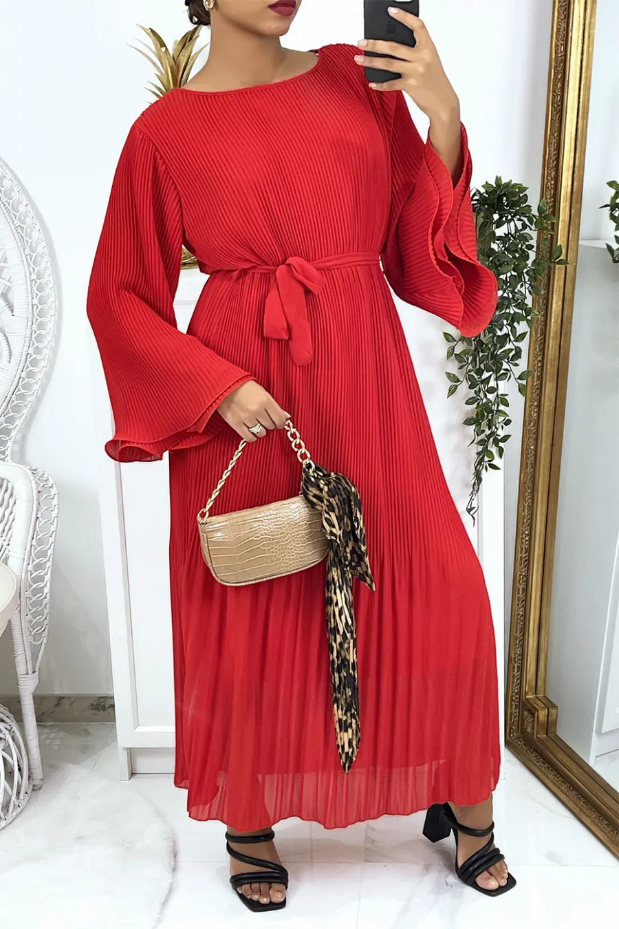 Robe longue plissée rouge