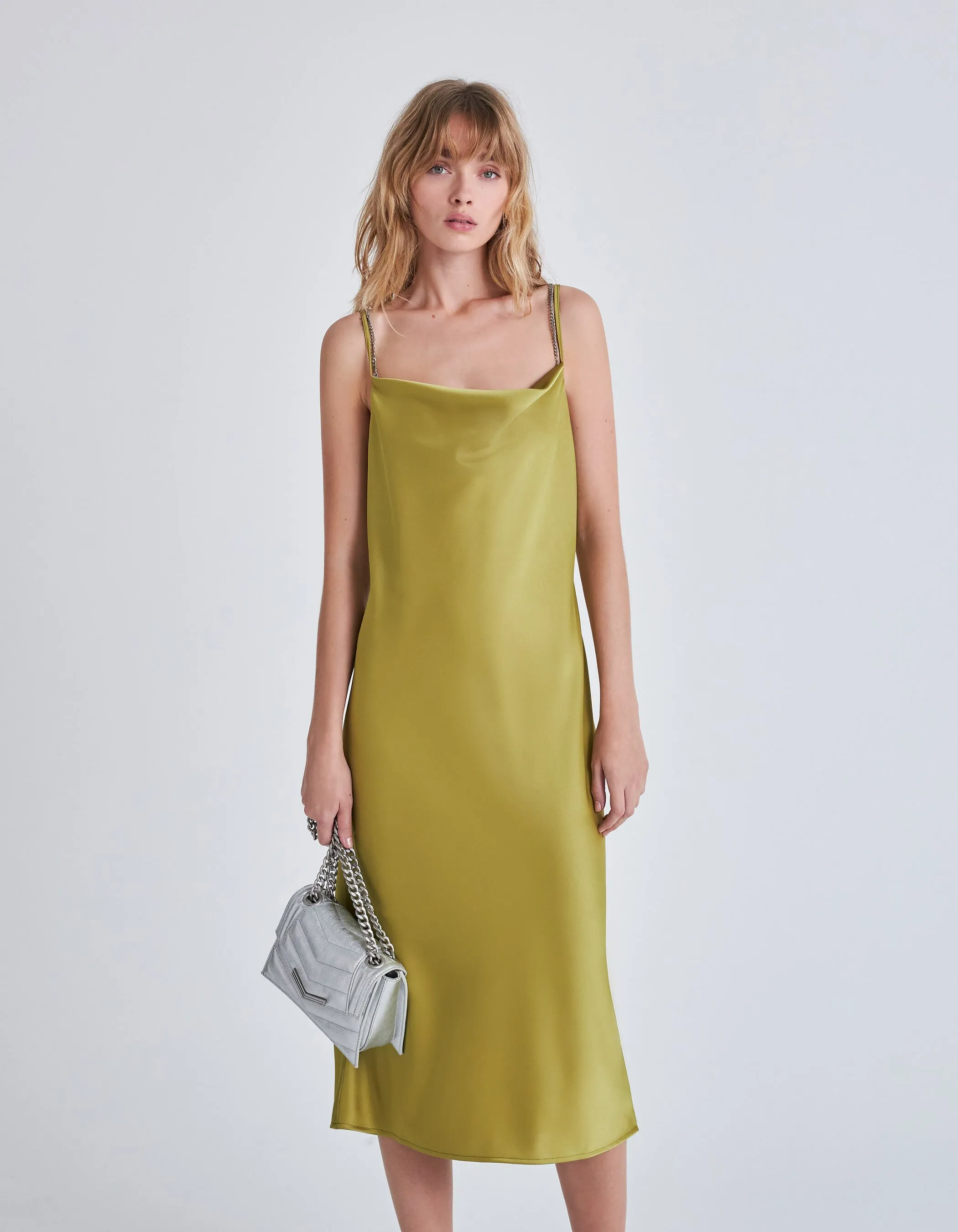 Robe longue verte satinée fines bretelles Femme