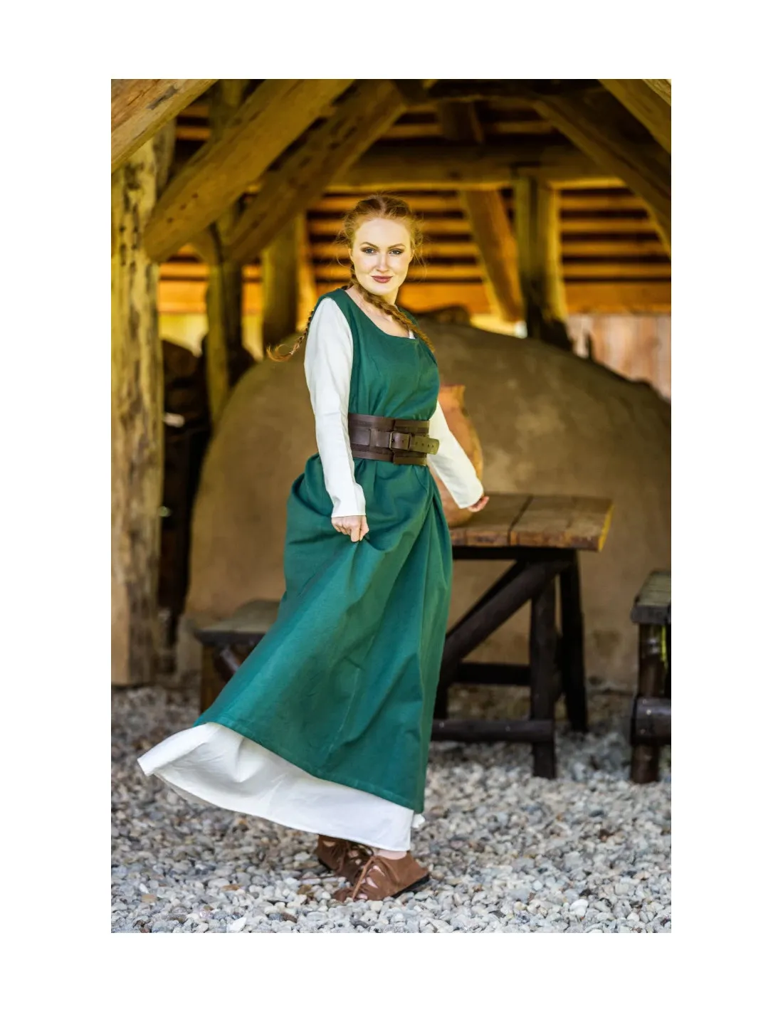 Robe médiévale modèle Gerda, couleur verte ⚔️ Boutique Épées