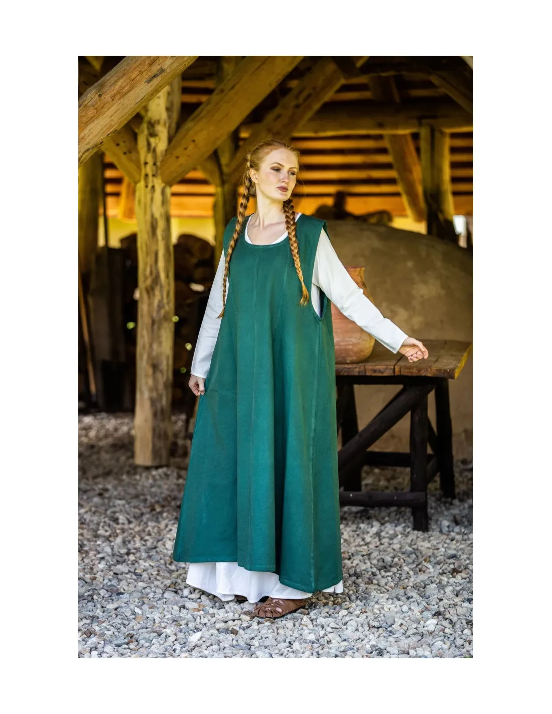 Robe médiévale modèle Gerda, couleur verte ⚔️ Boutique Épées