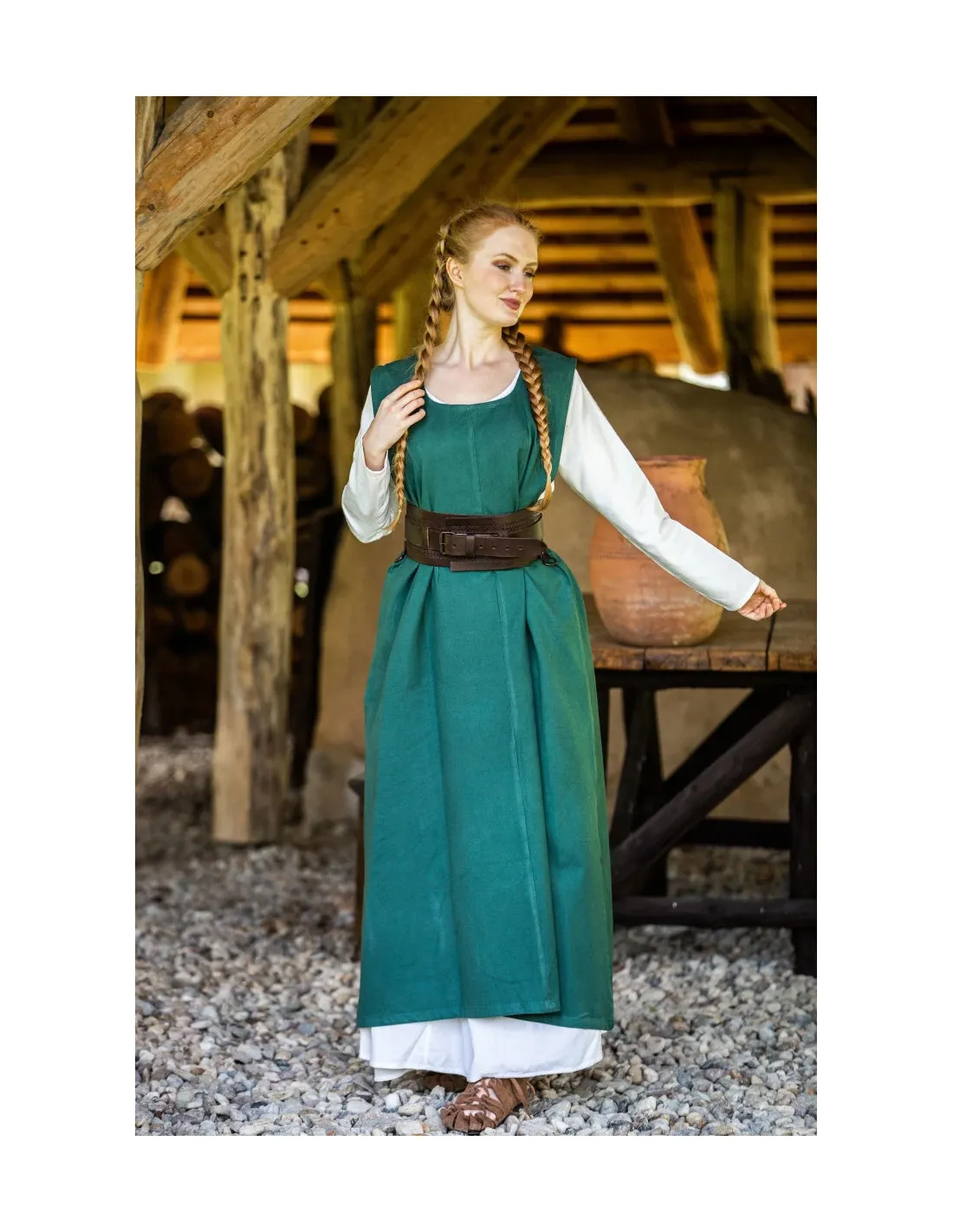 Robe médiévale modèle Gerda, couleur verte ⚔️ Boutique Épées