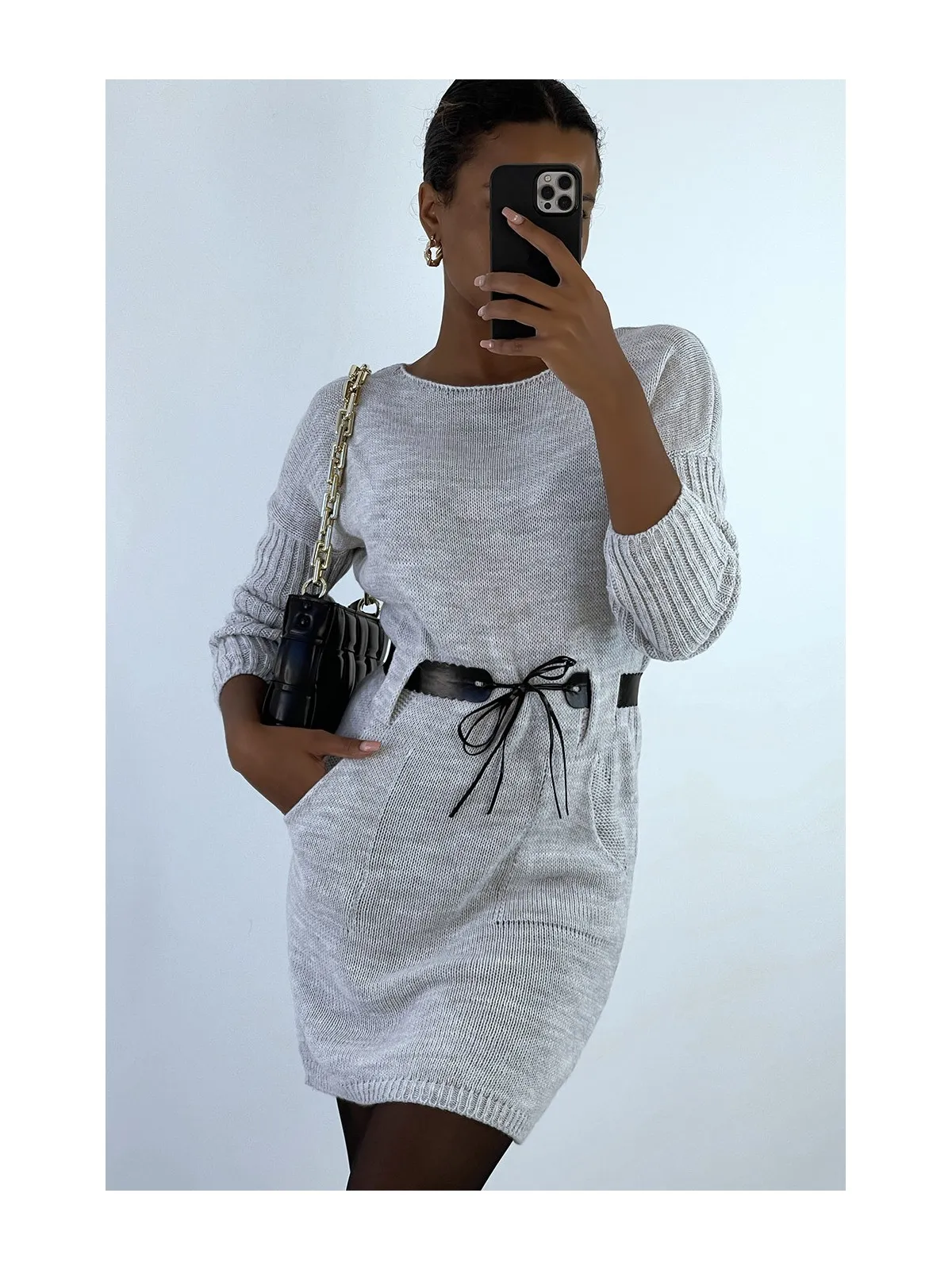 Robe pull gris avec poche et ceinture camel