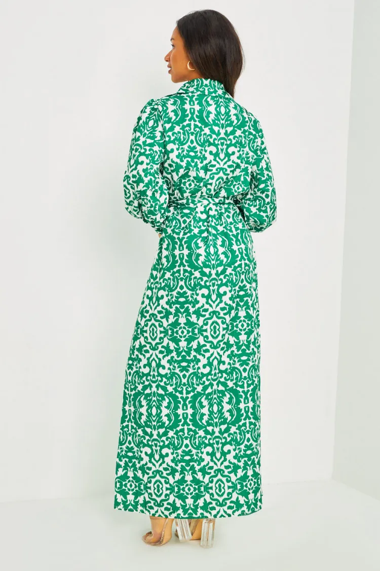 Robe verte ceinturée à motif baroque