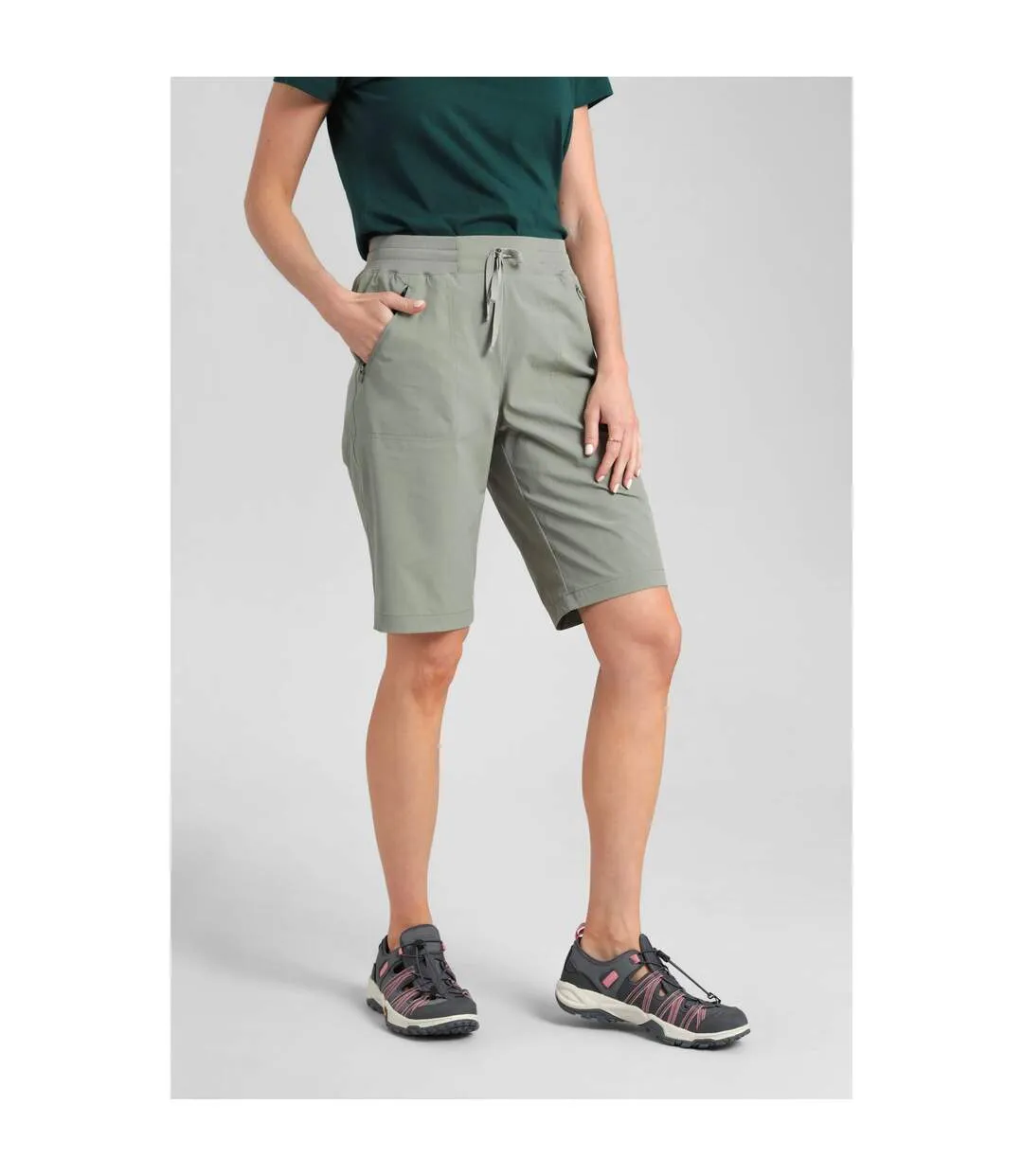 Short explorer femme vert kaki Mountain Warehouse