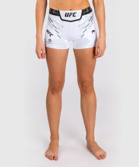 Shorts Vale Tudo Short Fit pour Femmes UFC Adrenaline by Venum Authentic Fight Night - Blanc