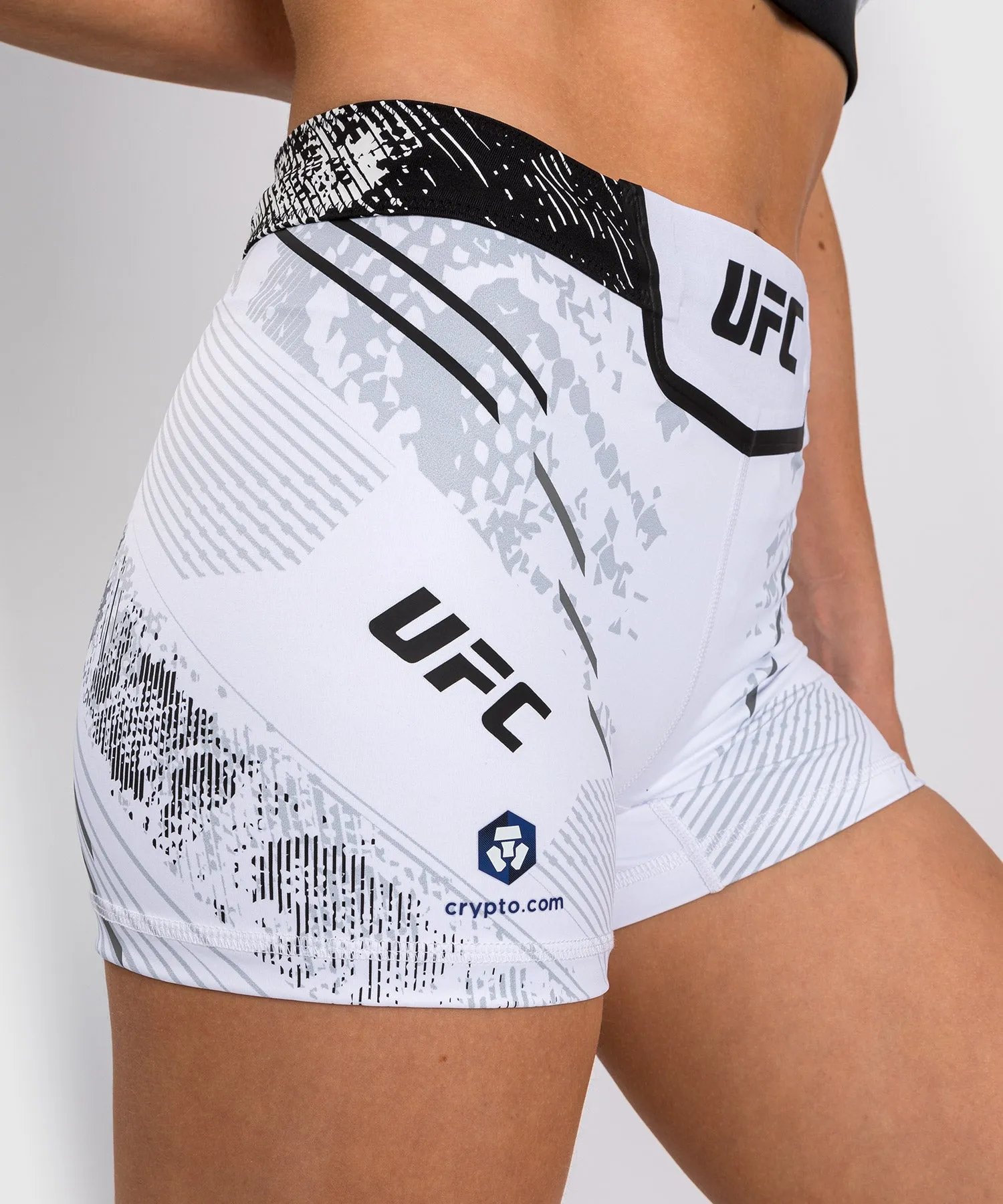 Shorts Vale Tudo Short Fit pour Femmes UFC Adrenaline by Venum Authentic Fight Night - Blanc