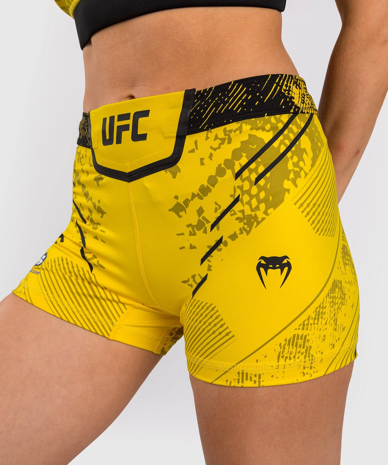 Shorts Vale Tudo Short Fit pour Femmes UFC Adrenaline by Venum Authentic Fight Night - Jaune