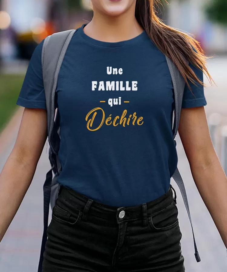 T-Shirt Une Famille Qui déchire Pour femme