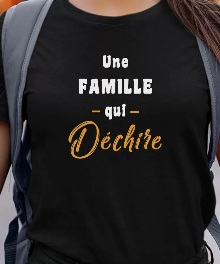 T-Shirt Une Famille Qui déchire Pour femme