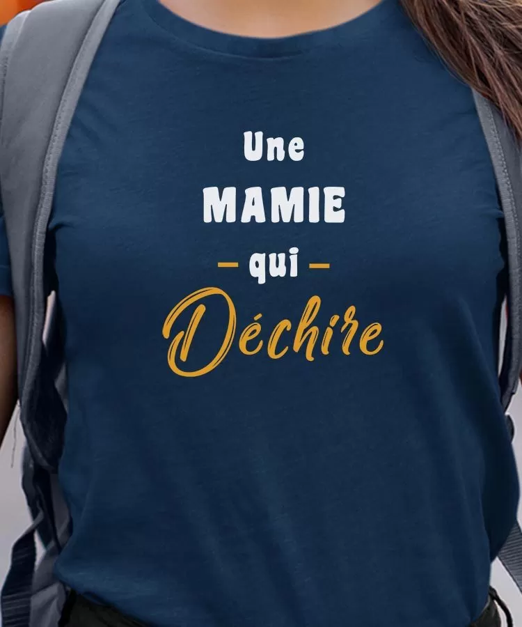 T-Shirt Une Mamie Qui déchire Pour femme