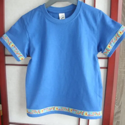 Tee-shirt enfant 4 ans avec galon sur bas et bas manche (livraison offerte)