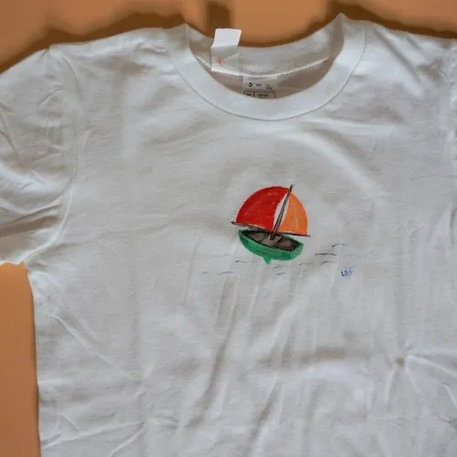 Tee shirt enfant blanc peint à la main bateau 6 ans